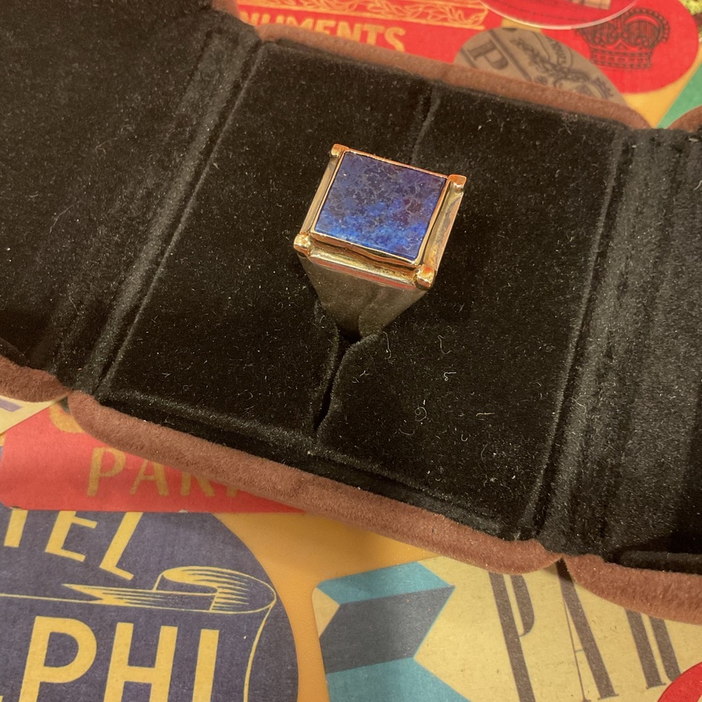Elegant Blue Lapis Stone 18k and Sterling Silver Ring in Velvet Box - Picture 2 of 8